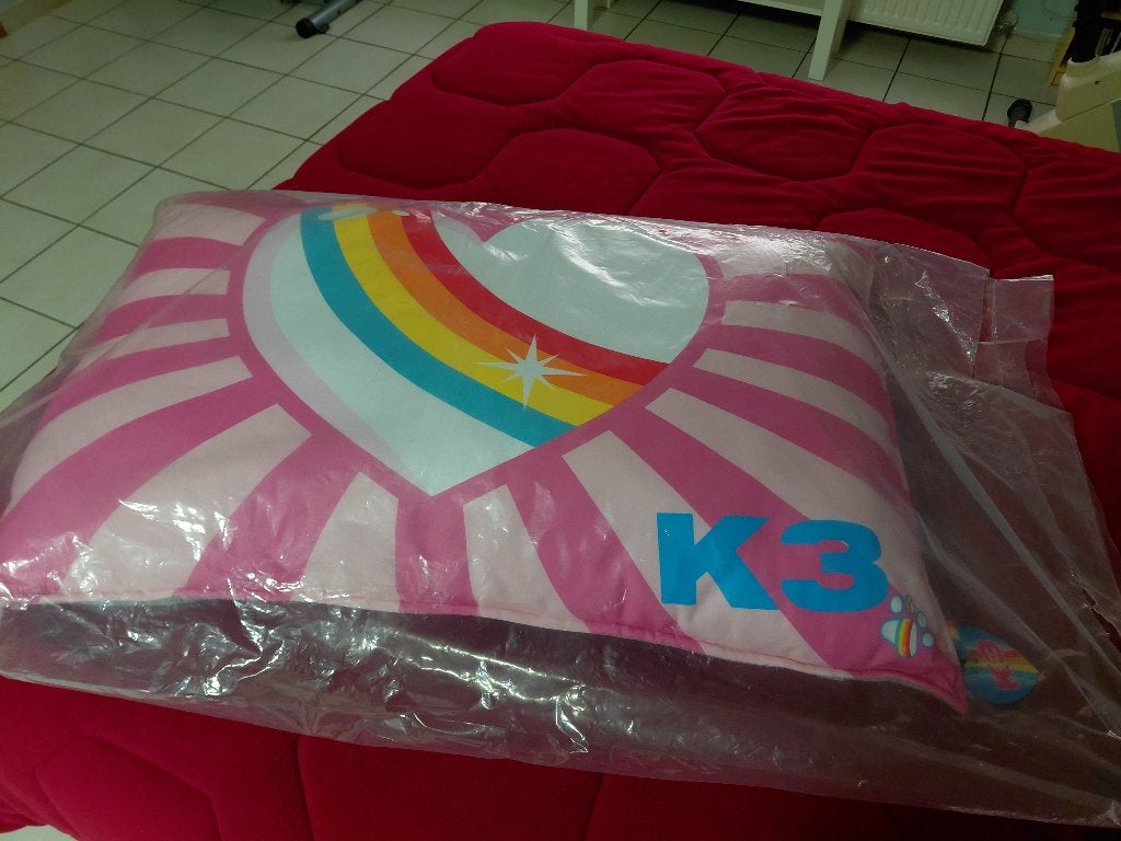 K3 Kussen, Huis en Inrichting, Woonaccessoires | Kussens, Nieuw, Hoofdkussen, Rechthoekig, Overige merken, Ophalen