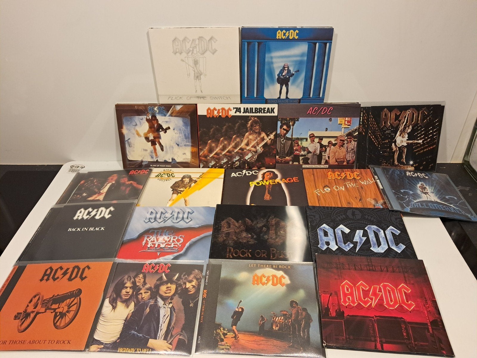 AC/DC, Enlèvement ou Envoi