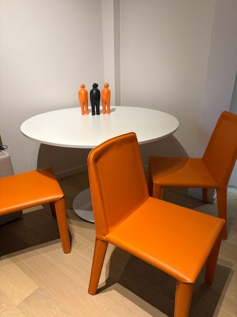 Design stoelen eyecatcher KOOPJE 1200 nu 150euro WEG IS WEG, Ophalen, Zo goed als nieuw, Design high end modern