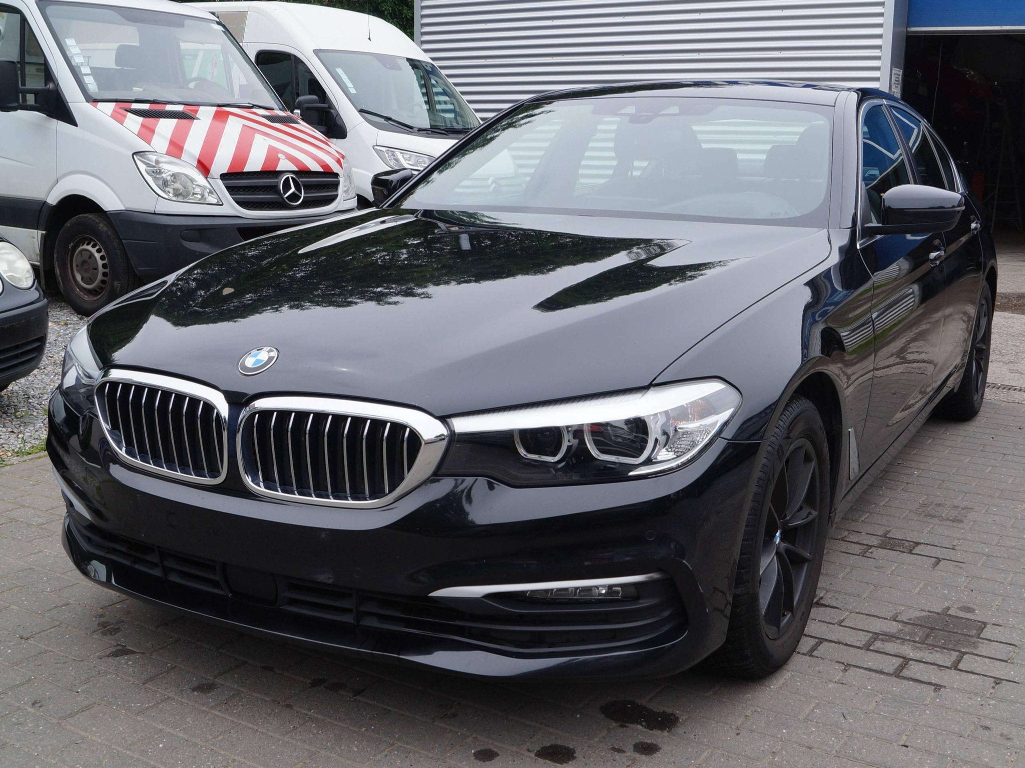 BMW 5 Serie 520 BMW 520D /SUNROOF/HEAD UP DISPLAY/ADAPTIVE C, Auto's, Automaat, Zwart, Bedrijf, 5 deurs