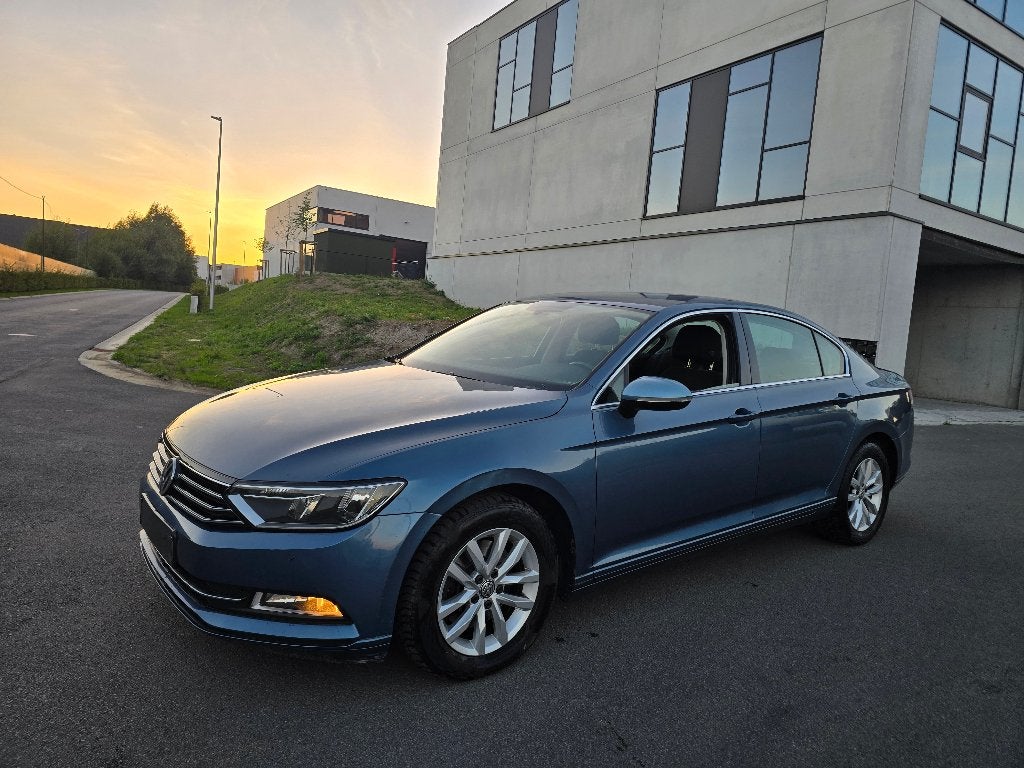 VW Passat 2.0TDI - 174 000 KM - 08/2015 - EURO 6B, Autos, Achat, Entreprise, 2000 kg, Entretenue par le concessionnaire