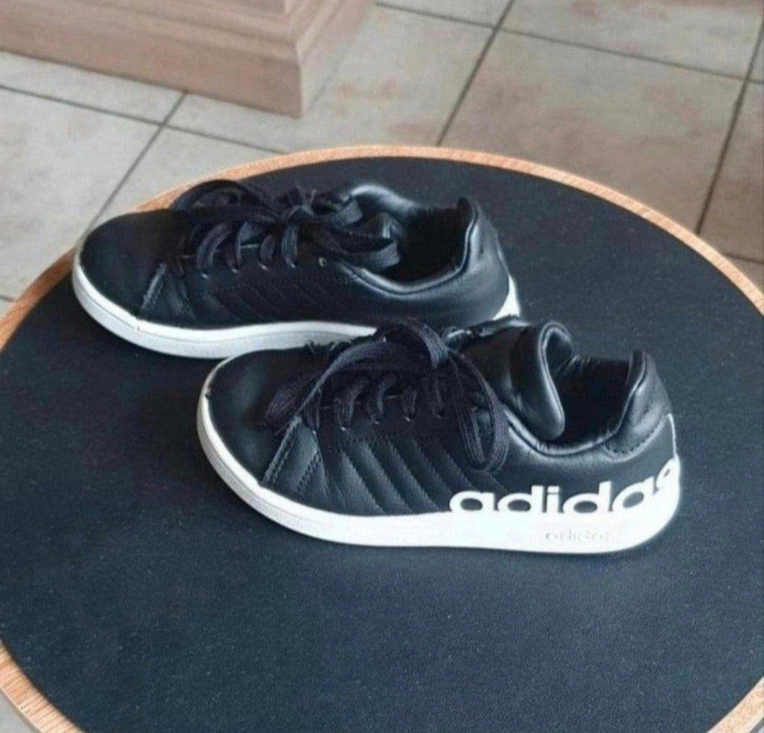 Sportschoenen Adidas maat 30, Ophalen of Verzenden, Sportschoenen