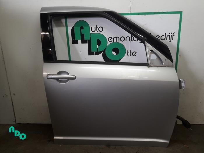 Portier 4Deurs rechts-voor van een Suzuki Swift (Swift 05-), Auto-onderdelen, Gebruikt, -, Deur, -