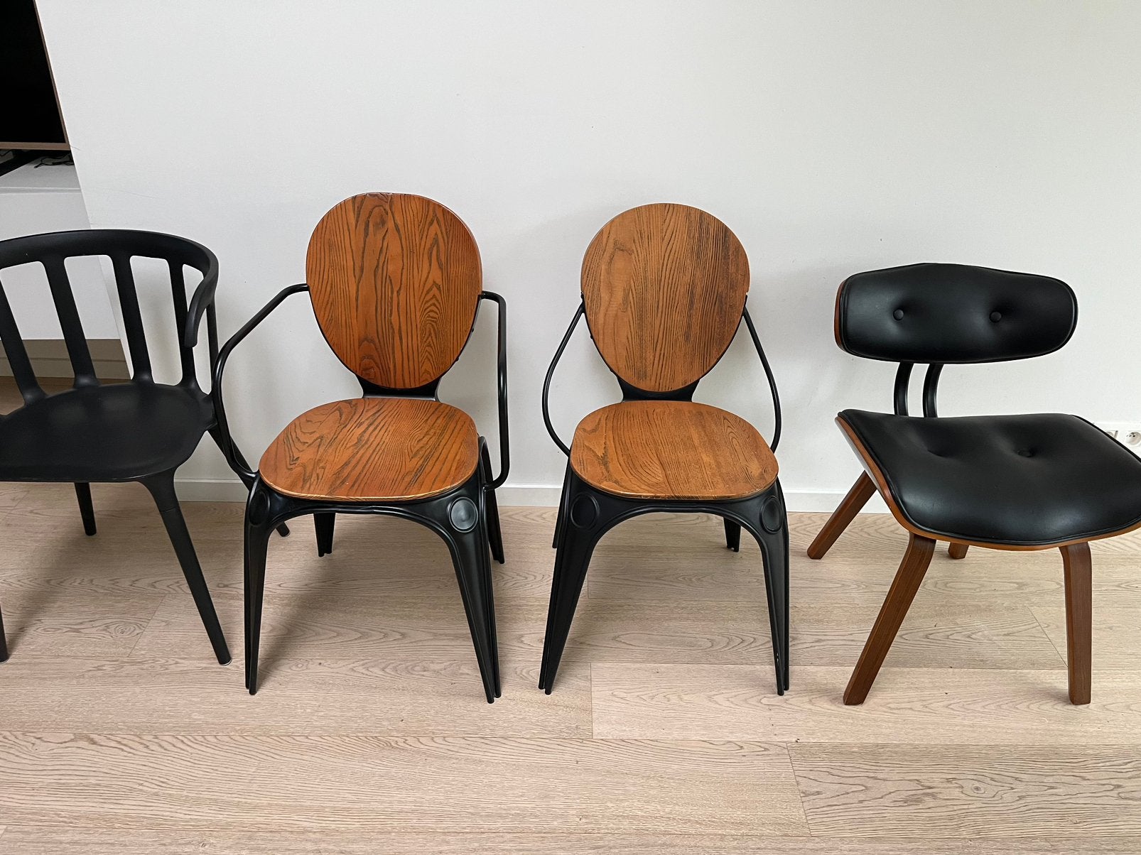 2 Stoelen Zuiver, Huis en Inrichting, Ophalen, Zo goed als nieuw, Zwart, Hout