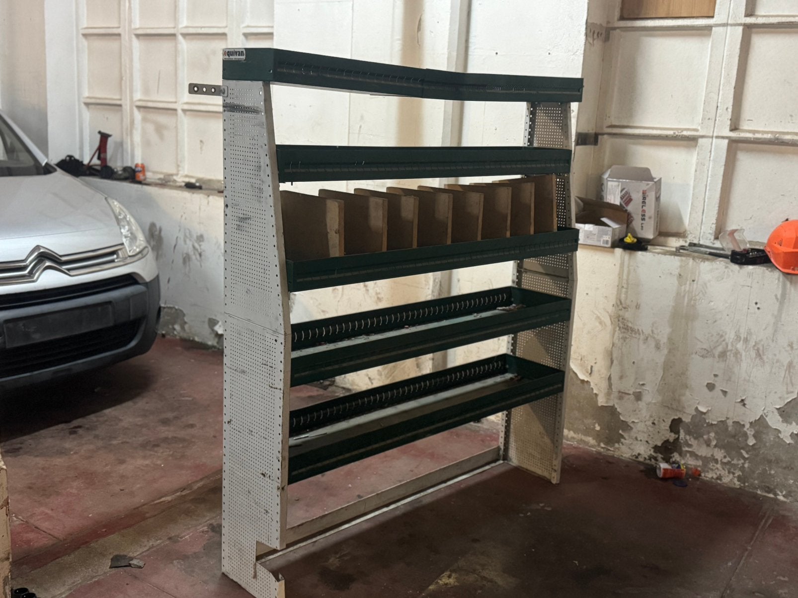 Etagere camionette 1m65longeur 1m55largeur 35cmépaisseur, Enlèvement, Comme neuf