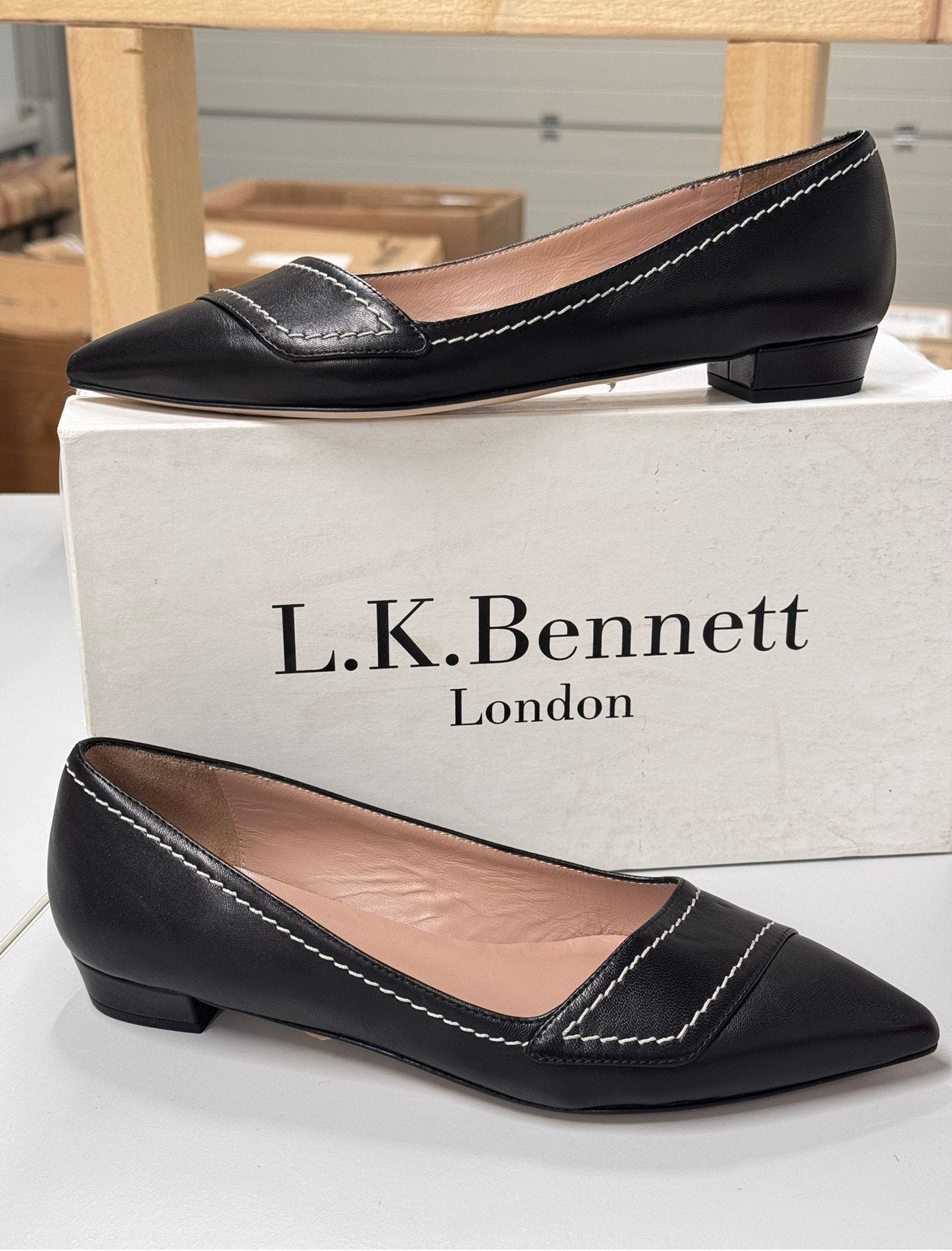 Chaussures LK Bennett Polly Leather Stitch Flats à 37 talons, Neuf, Enlèvement ou Envoi, Chaussures basses, Noir