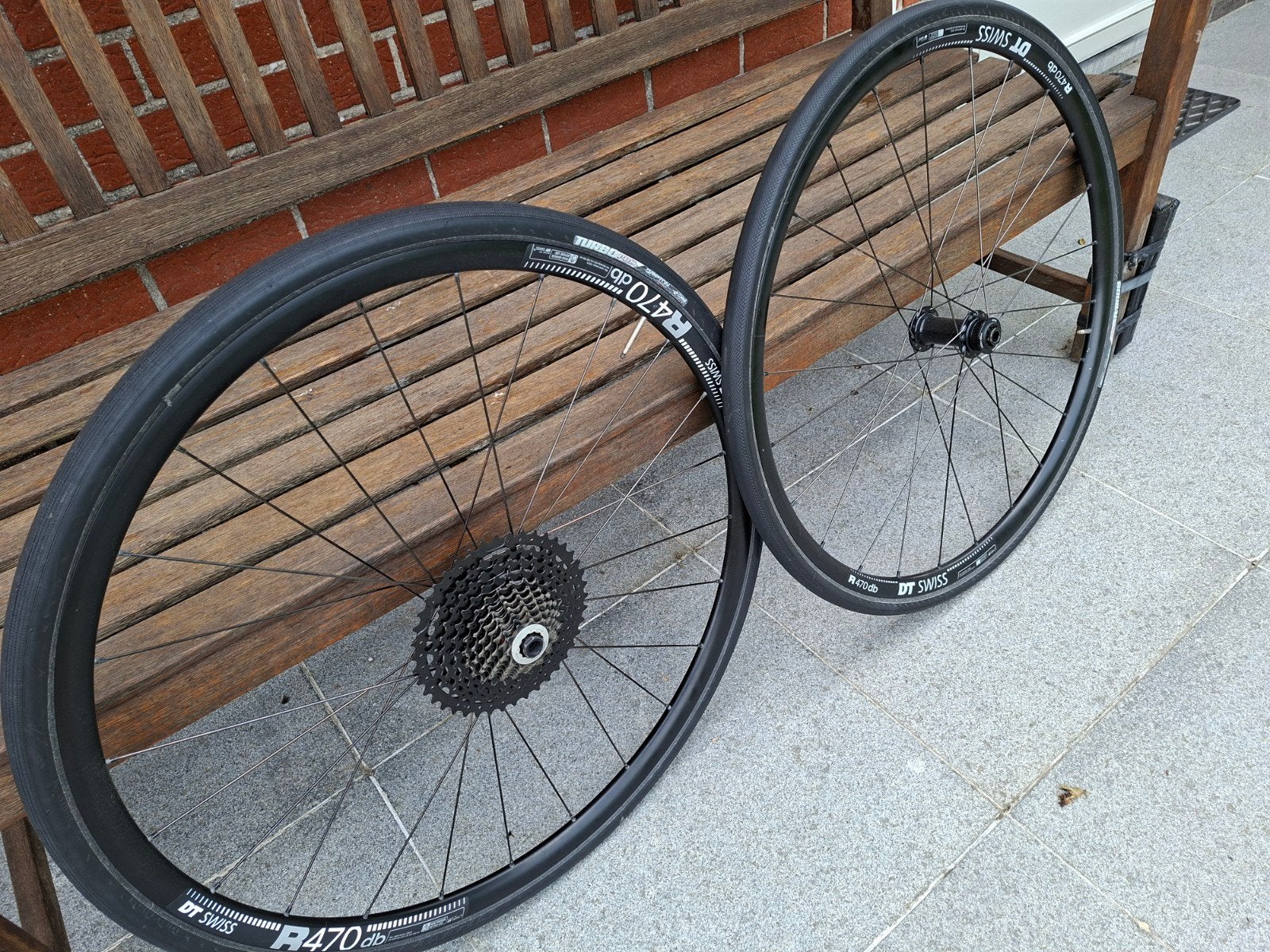 1 paar wielen met pion 11 speed en bandjes dt suisse, Fietsen en Brommers, DT Swiss, Elektrische fiets, Zo goed als nieuw, Aluminium