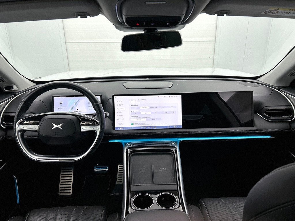 Xpeng G9 BEV 98KWH Performance AWD, Auto's, XPENG, Automaat, Gebruikt, Wit, 5 zetels