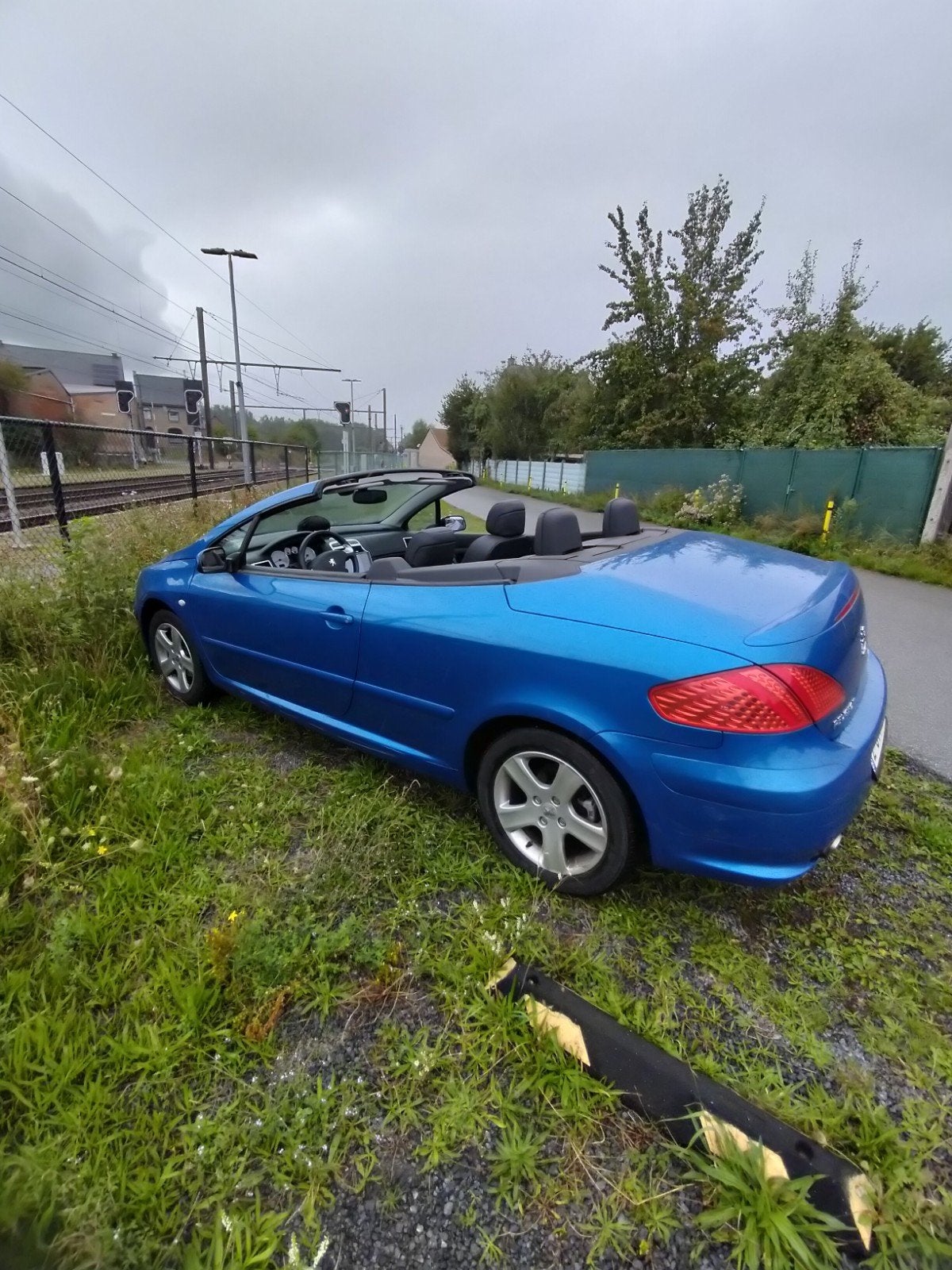 Cabrio 307cc met 58.000km car-pass aanwezig !, Auto's, Voorwielaandrijving, Dealer onderhouden, Zwart, Cabriolet