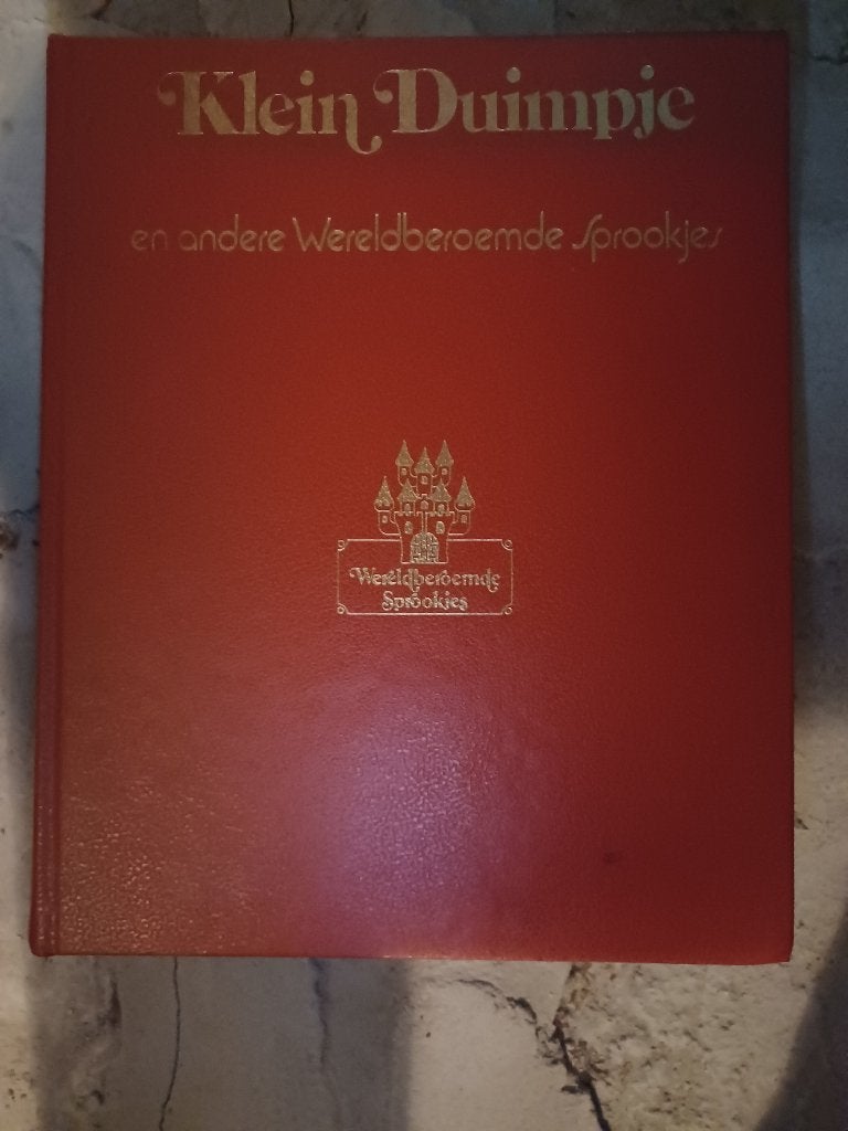 Sprookjesboek klein duimpje, Boeken, Ophalen of Verzenden, Gelezen