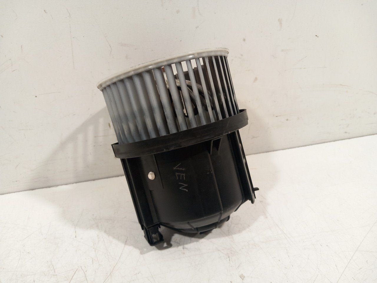 Kachel ventilator motor Land Rover Discovery, Onderdelen@venauto.nl, Van der Ven Autorecycling B.V., Ettenseweg 76, 4706 PB Roosendaal, The Netherlands