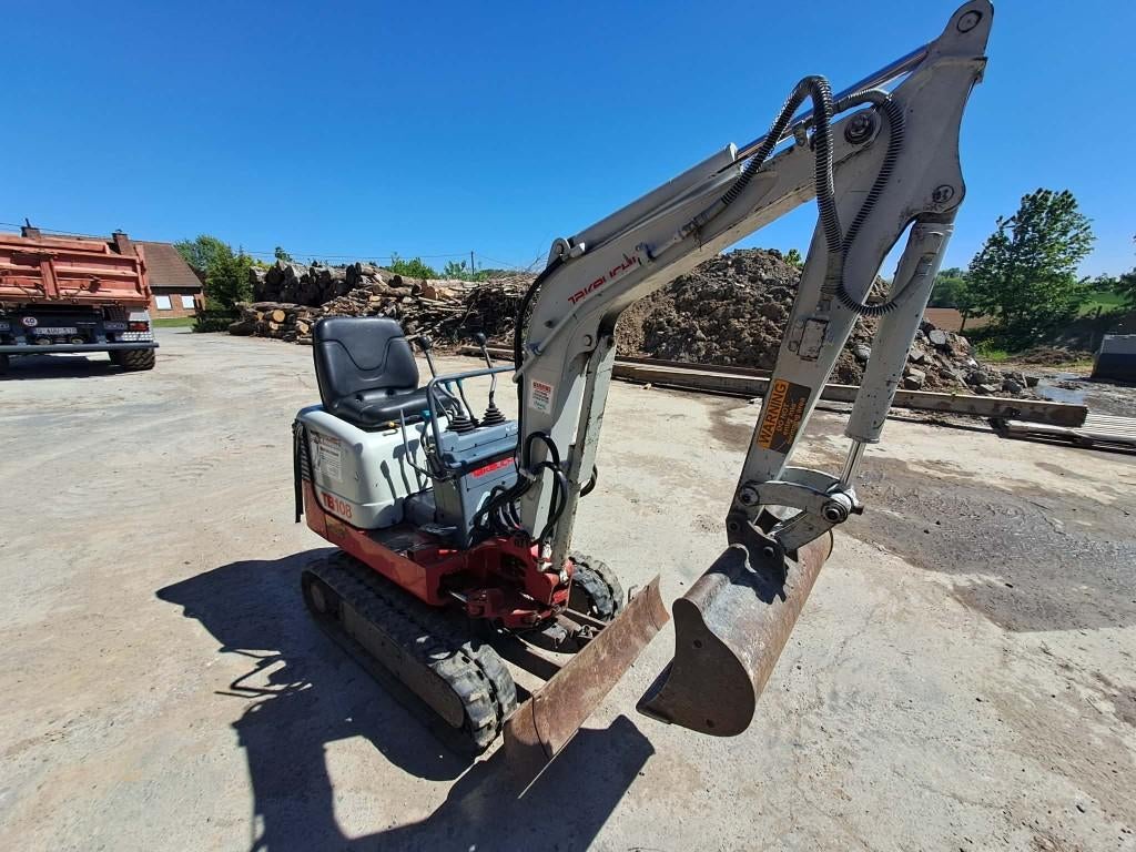 Takeuchi tb 108, Enlèvement, Excavatrice