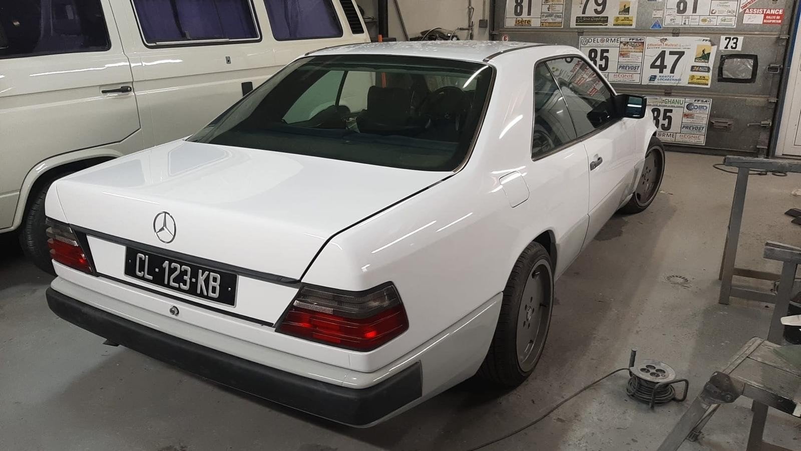 Set van 2 Mercedes w 124:230 CE en 300CE 24S, Automaat, Bruin, Leder, Bruin