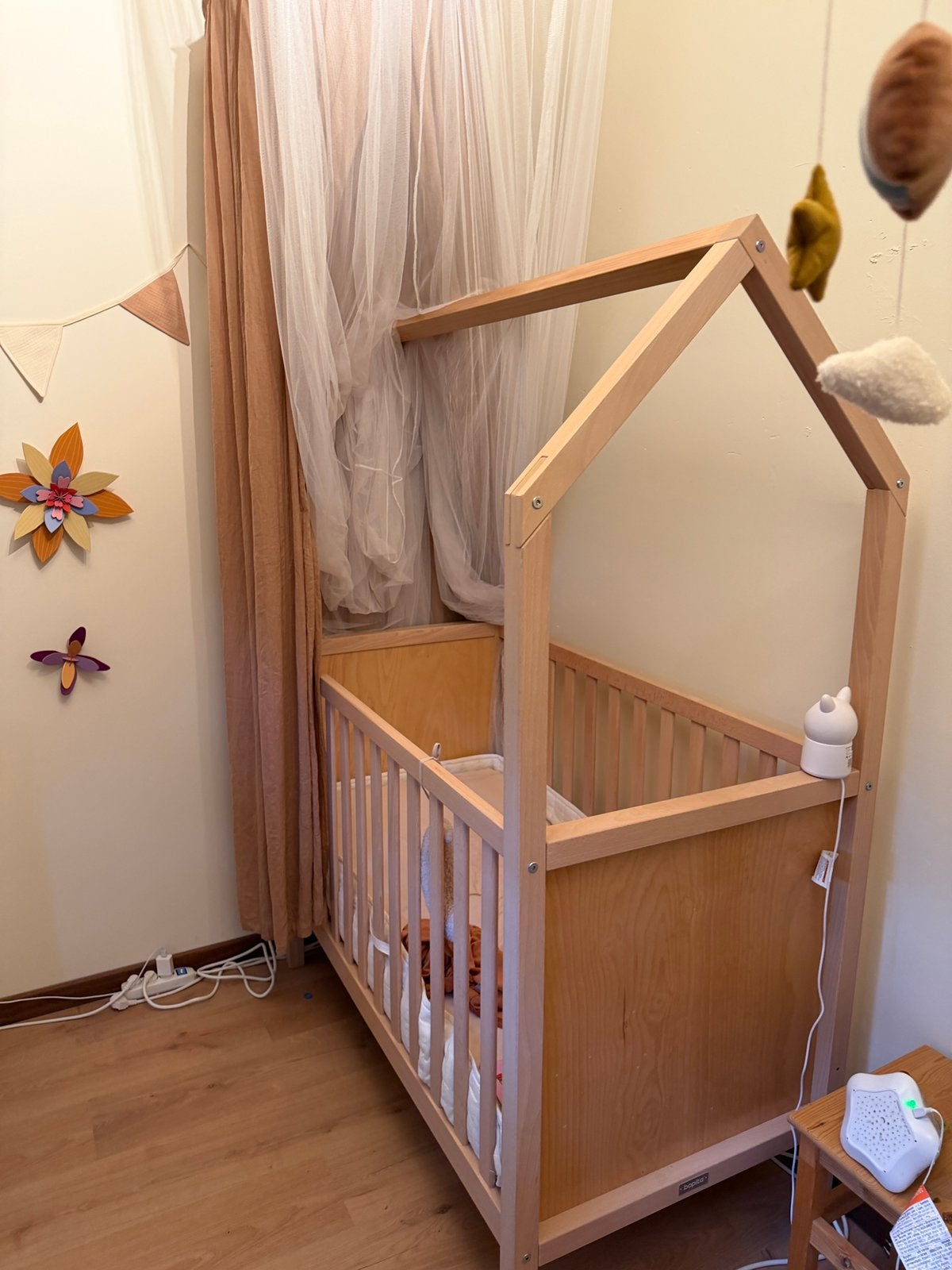 Lit Bopita My First House evolutif, Enfants & Bébés, Chambre d'enfant | Chambres d'enfant complètes, Comme neuf, Enlèvement