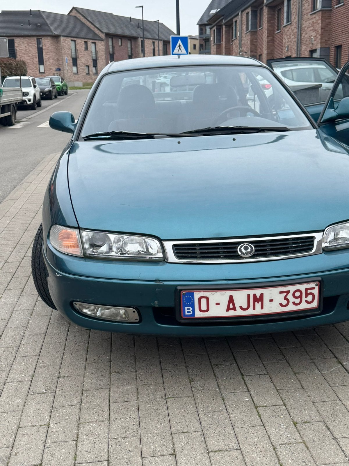 Mazda 626 2.0e 16V automatique, airco,1800€!!!, Auto's, Mazda, Particulier, ABS, Airbags, Airconditioning, Alarm, Elektrische buitenspiegels