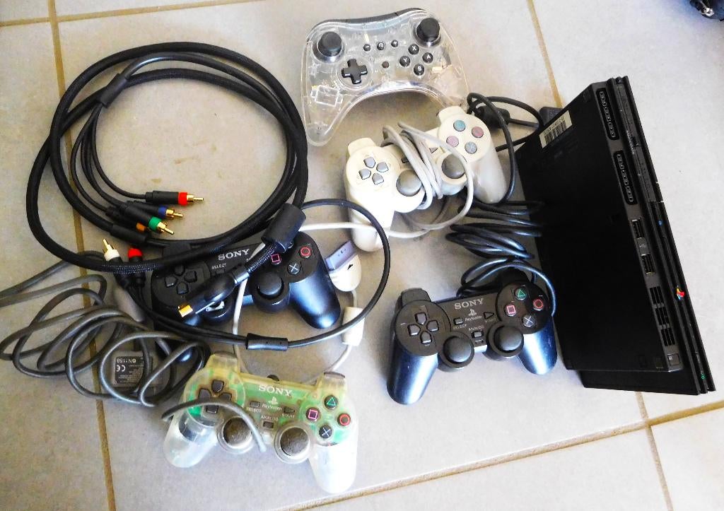 Sony playstation two, Games en Spelcomputers, Spelcomputers | Sony PlayStation 2, Ophalen, Gebruikt, Zwart, Met 3 controllers of meer