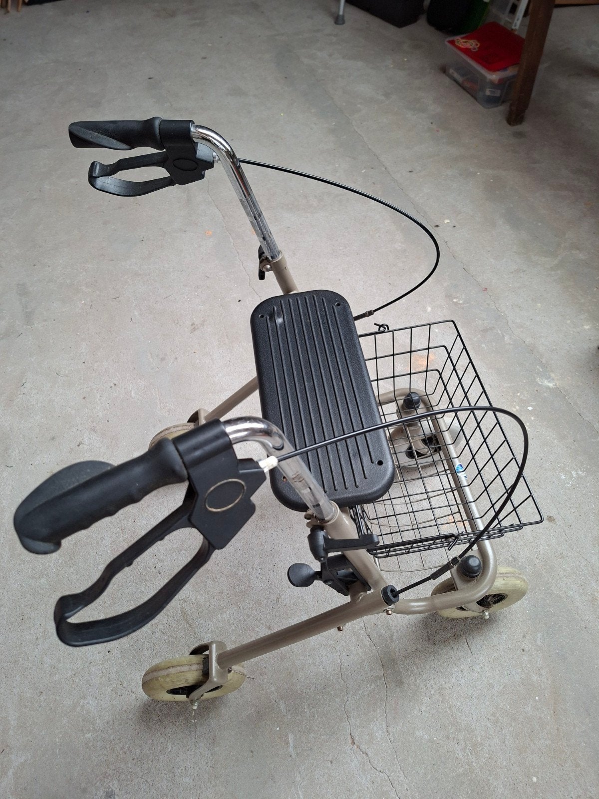 Rollator, Diversen, Ophalen