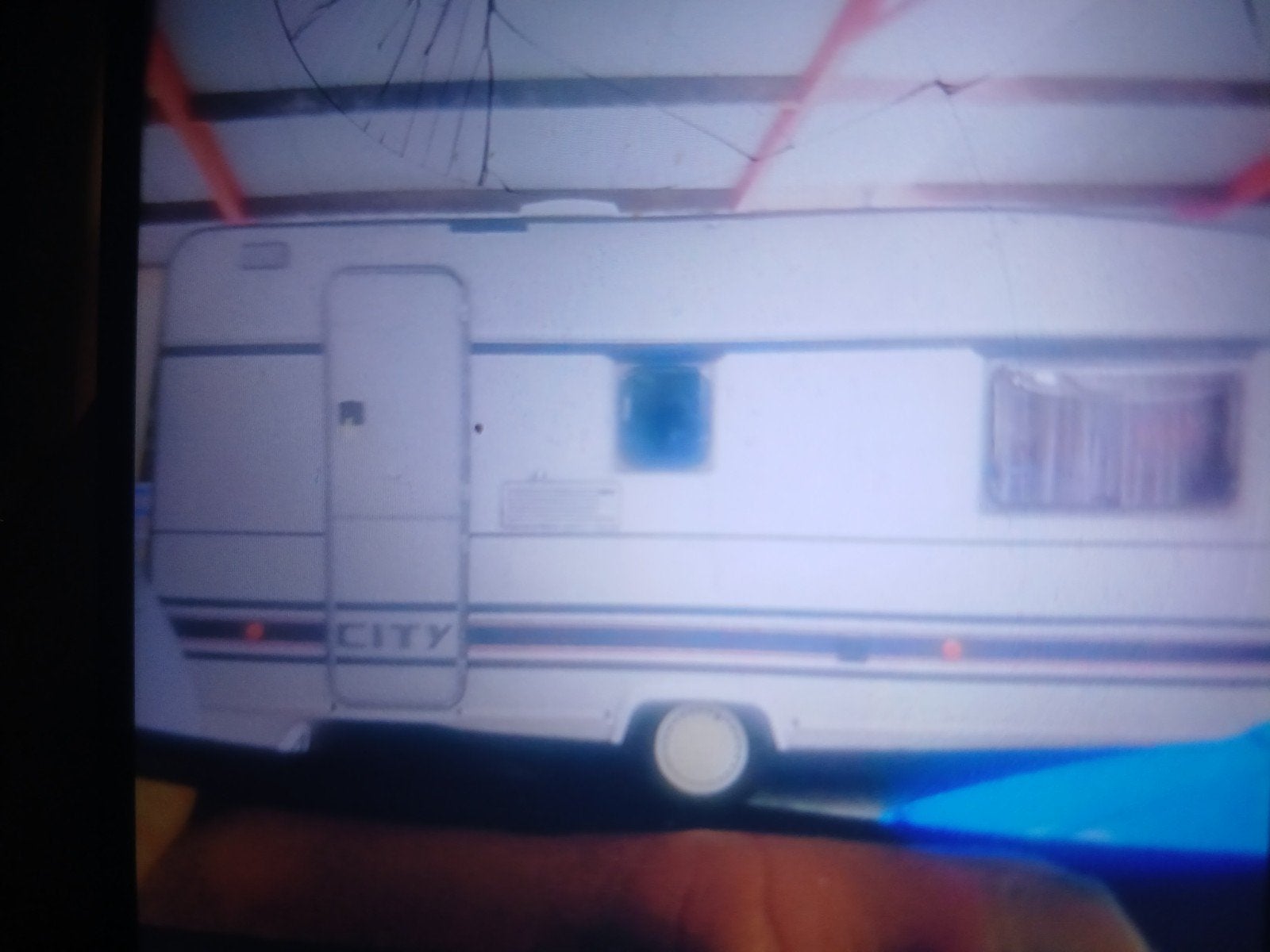 caravan burstner 450tn met treinzit vast toilet en vast bed, Caravans en Kamperen, Caravans, Vast bed, Particulier, Bürstner, 4 tot 5 meter
