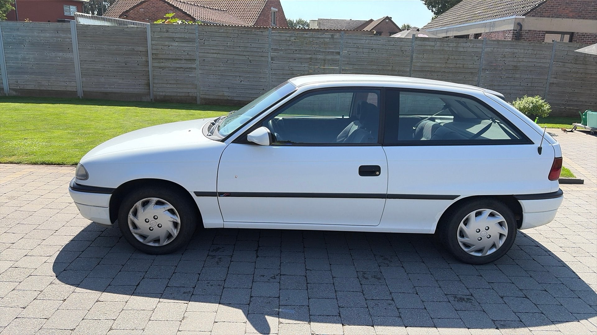 Opel astra 1.4 benzine ONGEVALVRIJ, Auto's, Voorwielaandrijving, Stof, Zwart, 4 cilinders