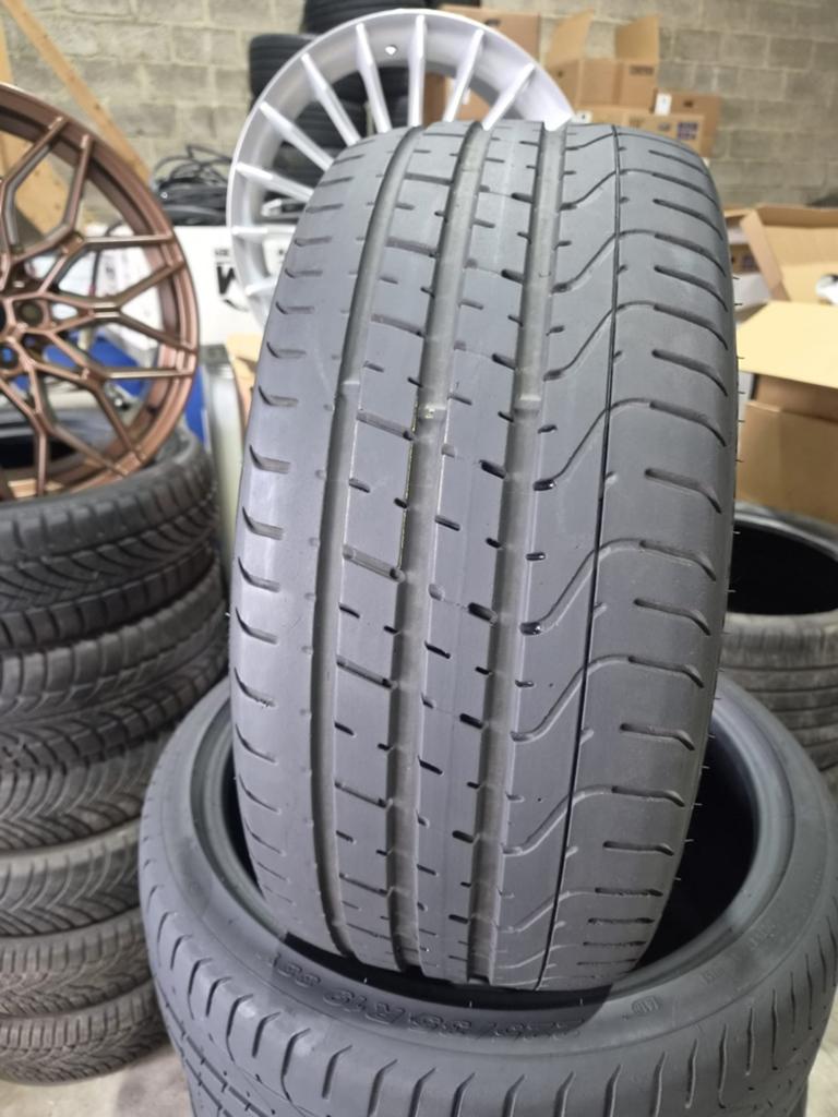 Pneus de voiture 4x 225 35 19 Pirelli, Enlèvement