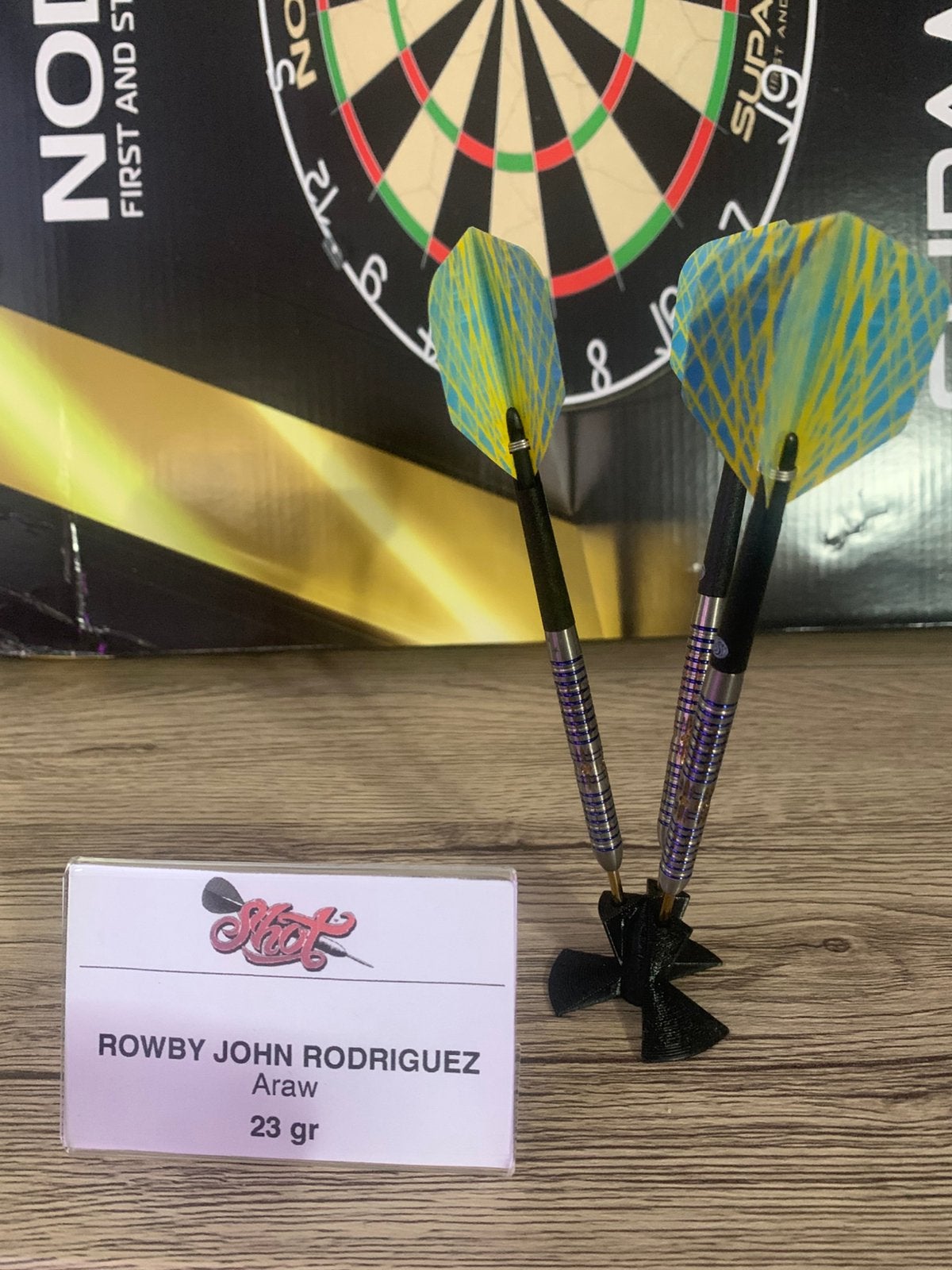 Shot Rowby-john rodriguez 23 gram, Sport en Fitness, Darts, Ophalen of Verzenden, Zo goed als nieuw