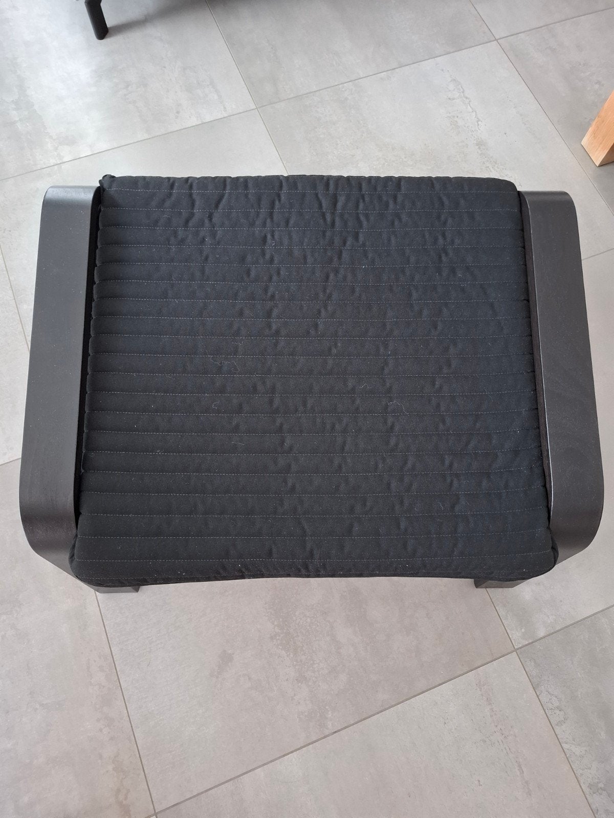 poef ikea zwart, Ophalen, Hout, 50 tot 75 cm, Zo goed als nieuw