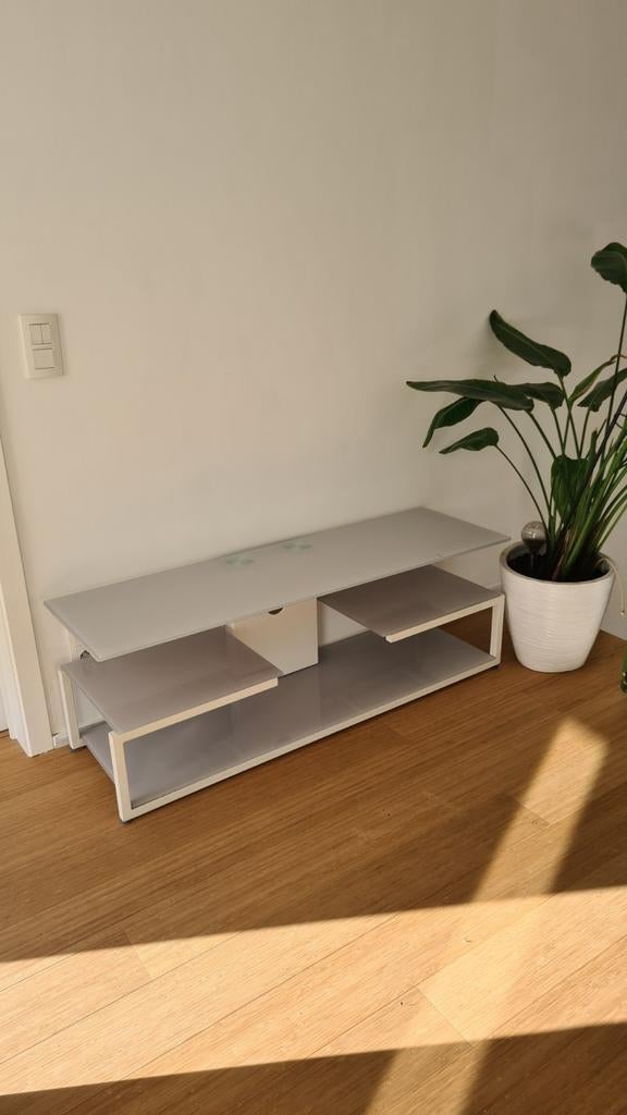 Meuble tv en verre