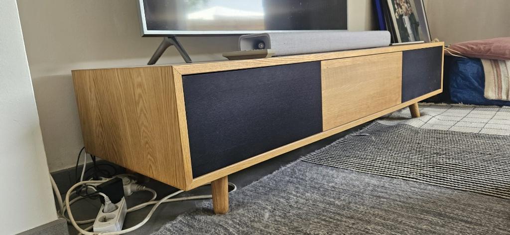 Bolia Tvmeubel, Ophalen, 100 tot 150 cm, Design, Zo goed als nieuw