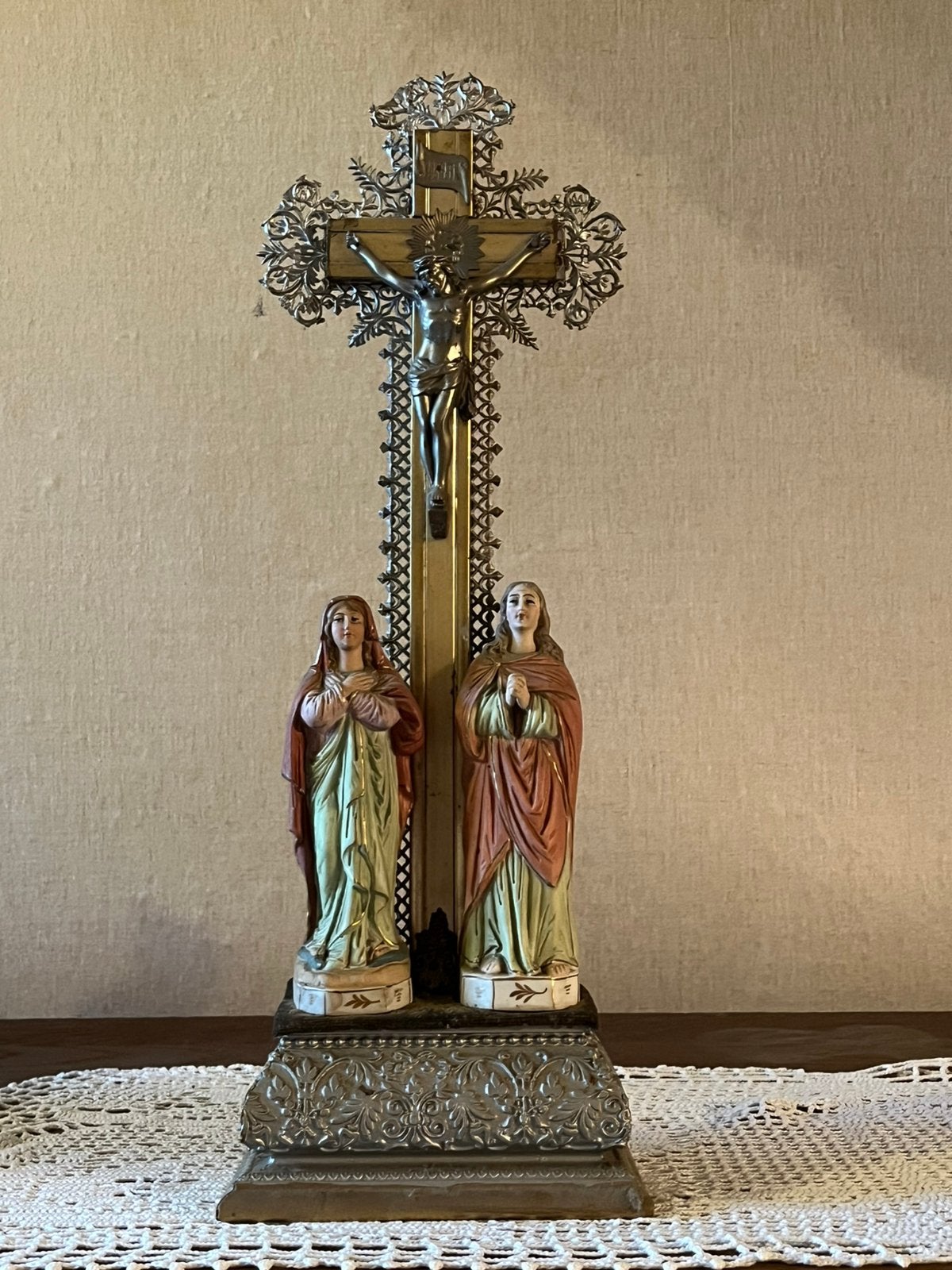 Jezus aan ‘t kruis met 2 dames, Verzamelen, Ophalen, Gebruikt, Beeld(je), Christendom | Katholiek