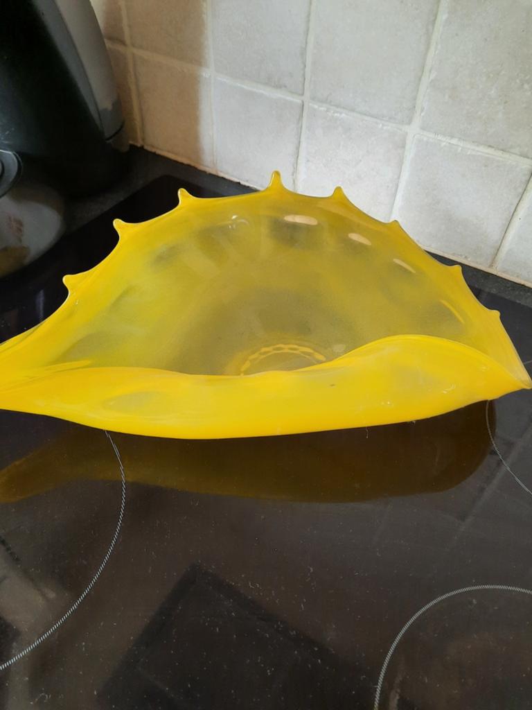 Gele schaal in murano glas.37 cm x 18 cm, Antiek en Kunst, Ophalen of Verzenden