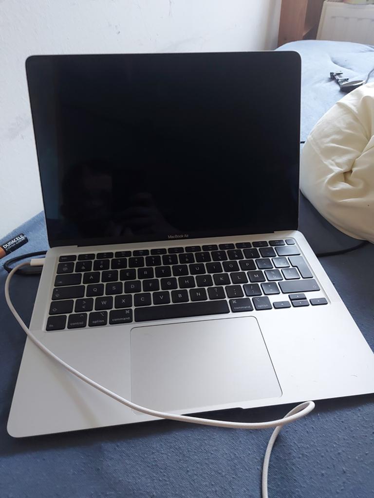 Ik zoek oude macbooks  lees beschrijving, Computers en Software, Apple Macbooks, Ophalen of Verzenden, MacBook
