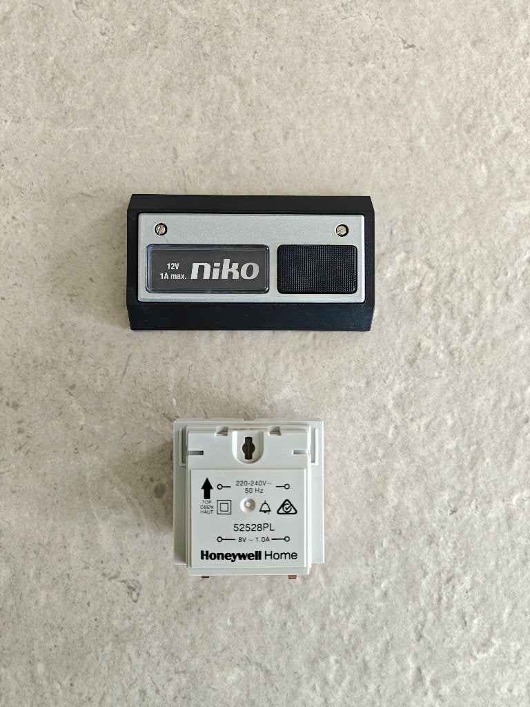 Bouton-poussoir Niko Bell 12 V + transf. Honeywell 52528PL, Enlèvement