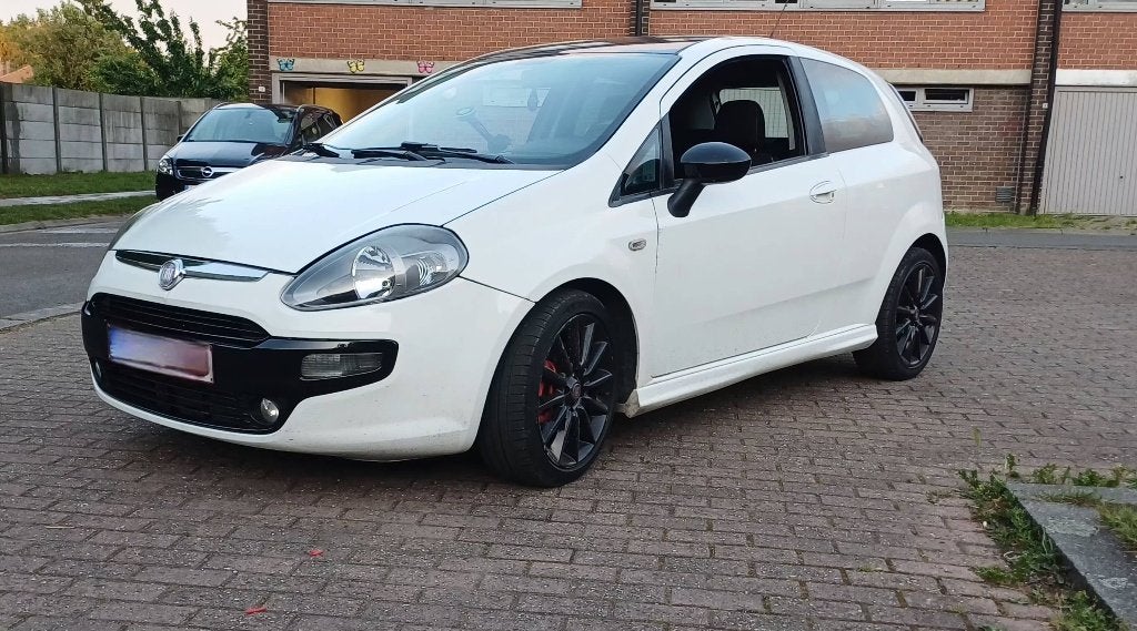 Prête à immatriculée fiat punto evo  Édition 1.6 multijet, Euro 5, Boîte manuelle, Noir, Particulier