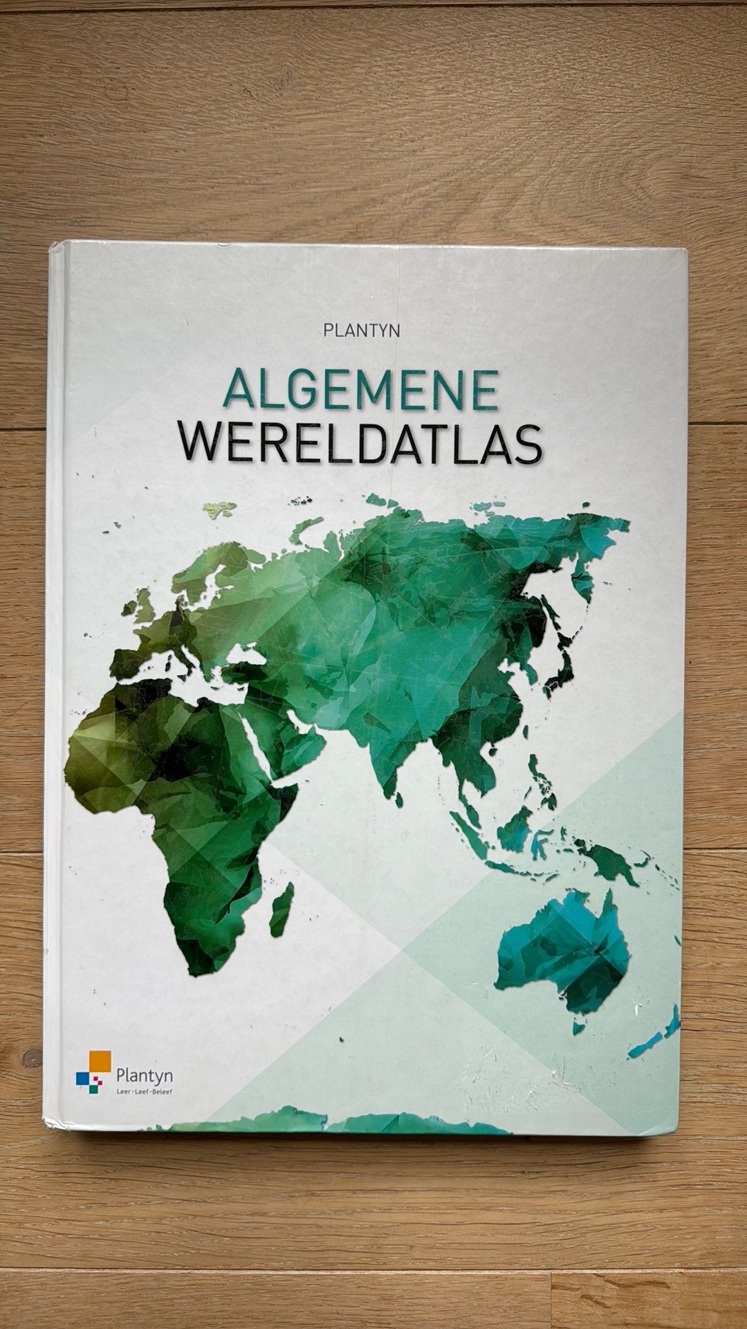Algemene Wereldatlas - Plantyn - Editie 2017, Boeken, Overige atlassen, 2000 tot heden, Ophalen of Verzenden, Zo goed als nieuw