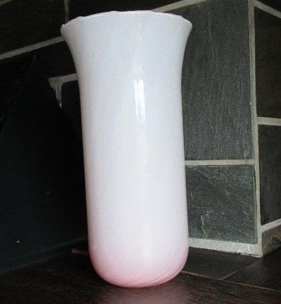 Grote vintage vaas in opaline / melkglas (jaren ’70-80), Antiek en Kunst, Ophalen of Verzenden