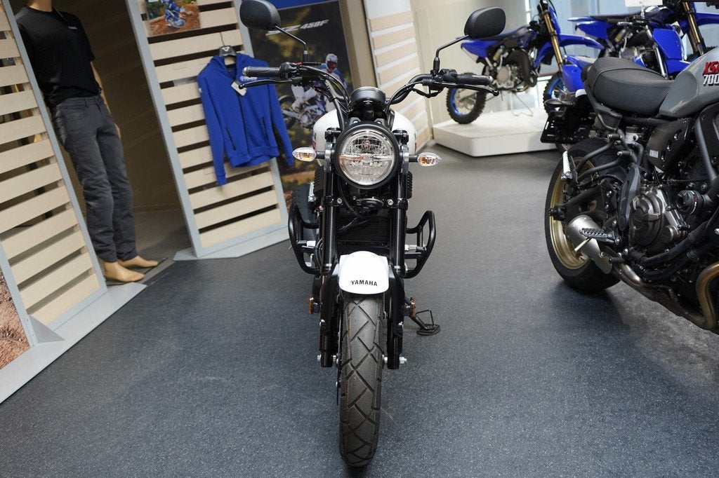 Yamaha XSR125, Entreprise, Klantenservice@yamaha-motor.nl, Yamaha Motor Europe N.V., Koolhovenlaan 101
1119 NC  Schiphol-Rijk, NL