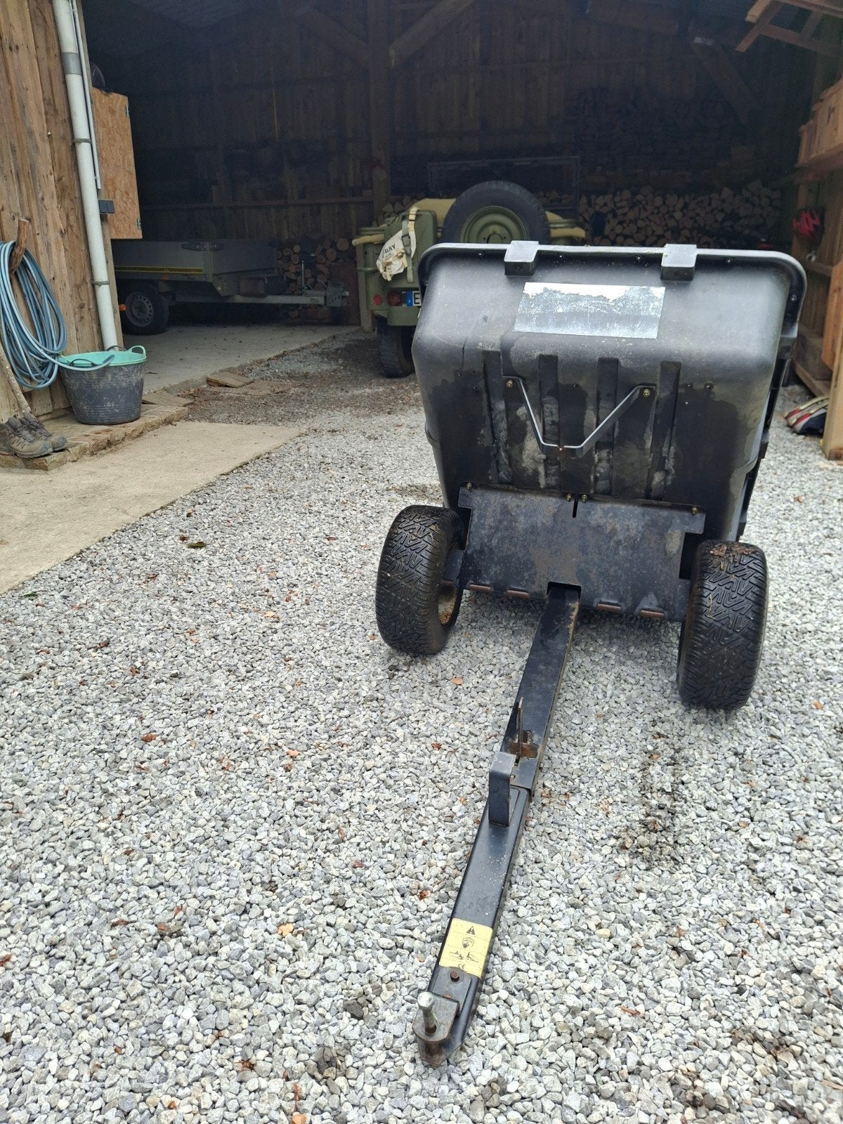 Bennette pour tracteur tondeuse, Enlèvement