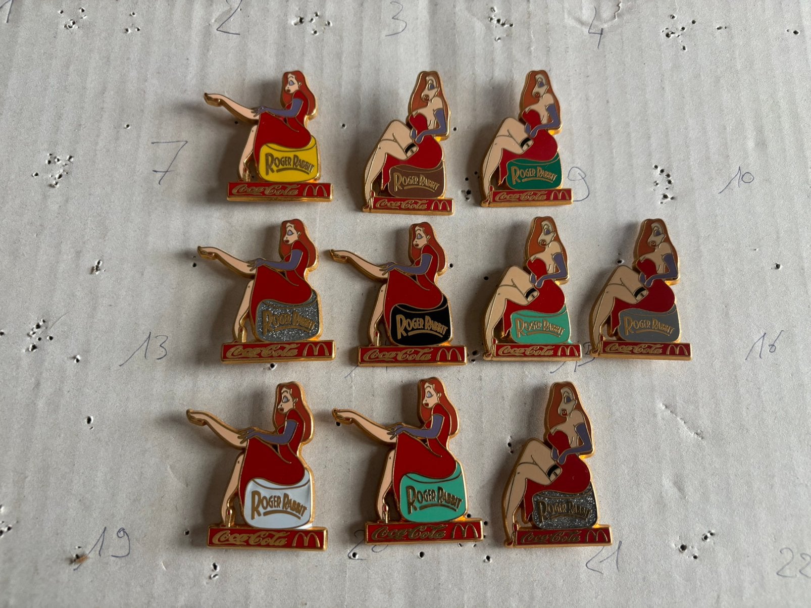 Coca cola jessica rabbit pins Disney mc Donalds, Enlèvement ou Envoi, Utilisé, Marque, Insigne ou Pin's