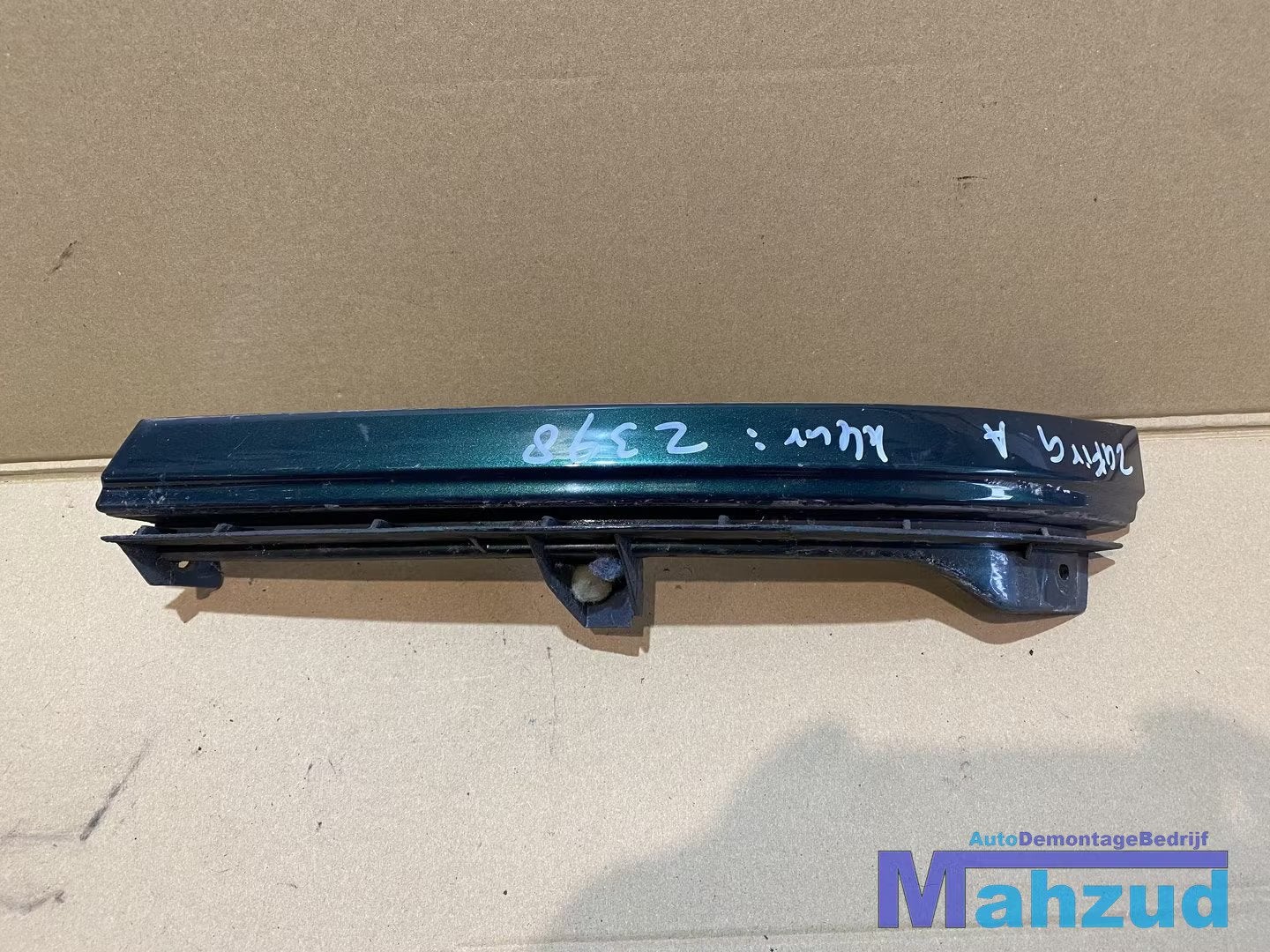 OPEL ZAFIRA A Groen Z398 Links koplamp rand 1998-2005, Opel Automobile GmbH, Opel, Bahnhofsplatz 1
65423  Russelsheim am Main, DE