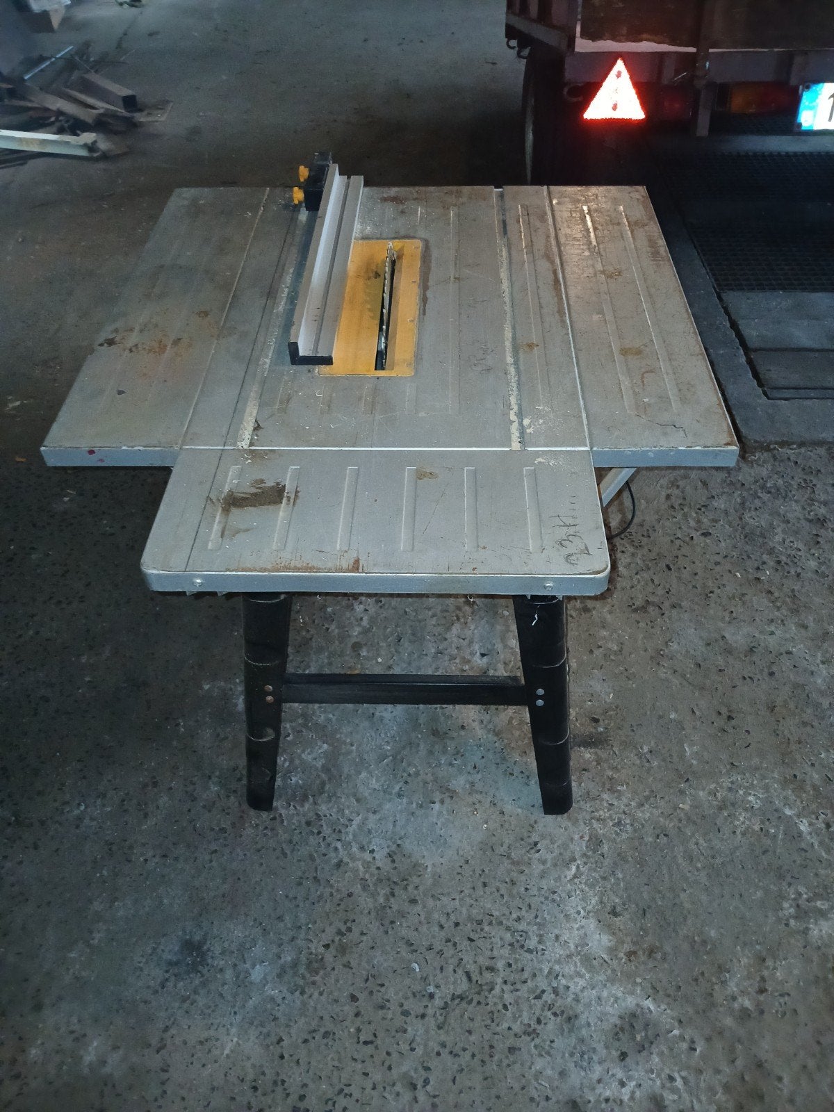 tafelzaag, Bricolage & Construction, 600 à 1200 watts, 30 à 70 mm, Enlèvement, Utilisé