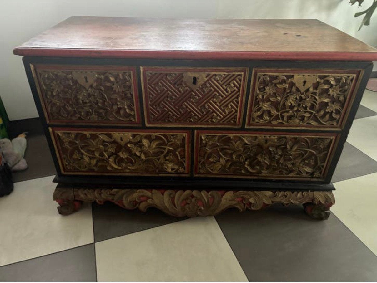 Antieke Balinese kist van houtsnijwerk, Antiek en Kunst, Antiek | Meubels | Kasten, Ophalen