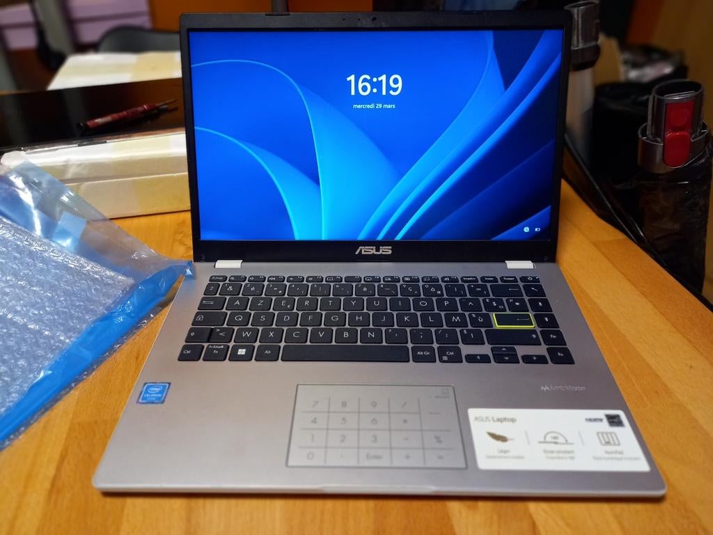 Asus 14" celeron n4020 4gb ddr4+ssd 64gb+intel uhd 600., 14 pouces, ASUS, SSD, Azerty