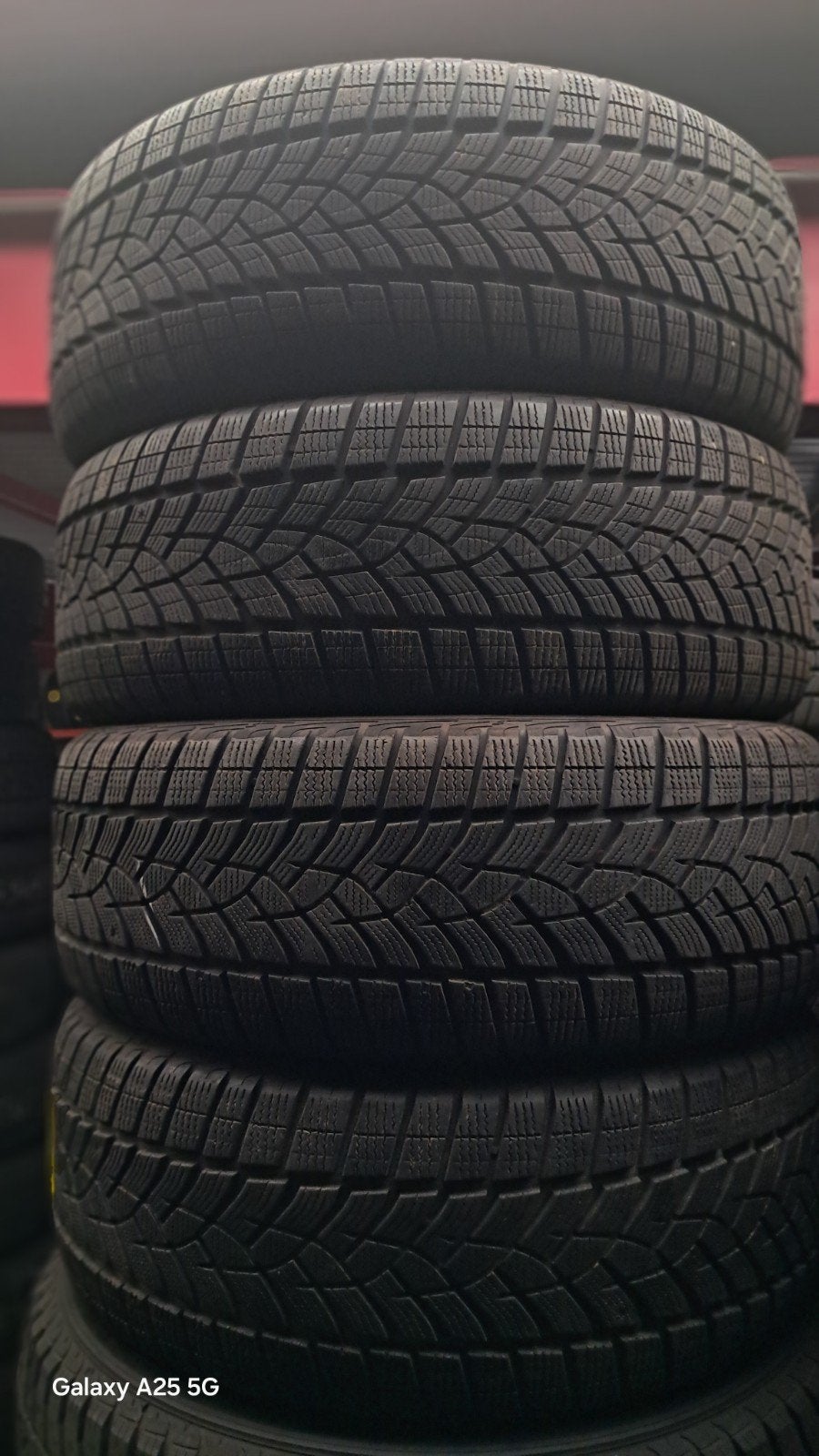 235/55R18 2355518 235/55/18 hiver Goodyear, Enlèvement