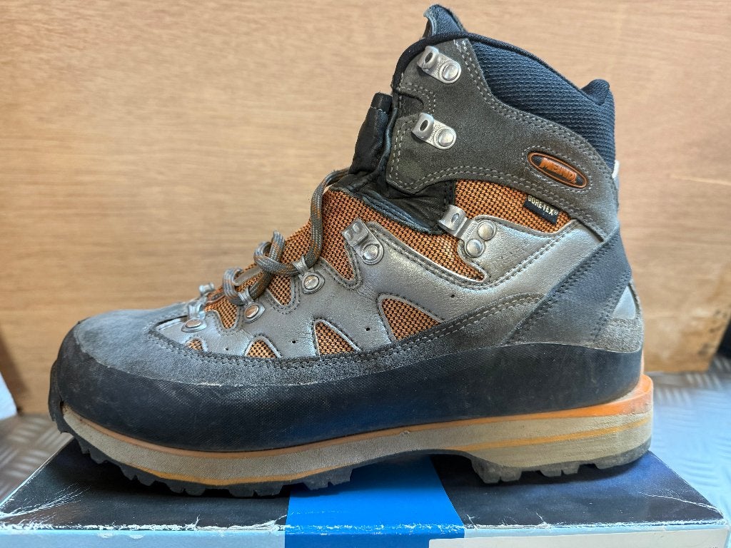 MEINDL BERGSCHOEN -C / VOOR VOETMAAT 42, Sport en Fitness, Bergsport en Wandelen, Ophalen of Verzenden, Zo goed als nieuw, Schoenen