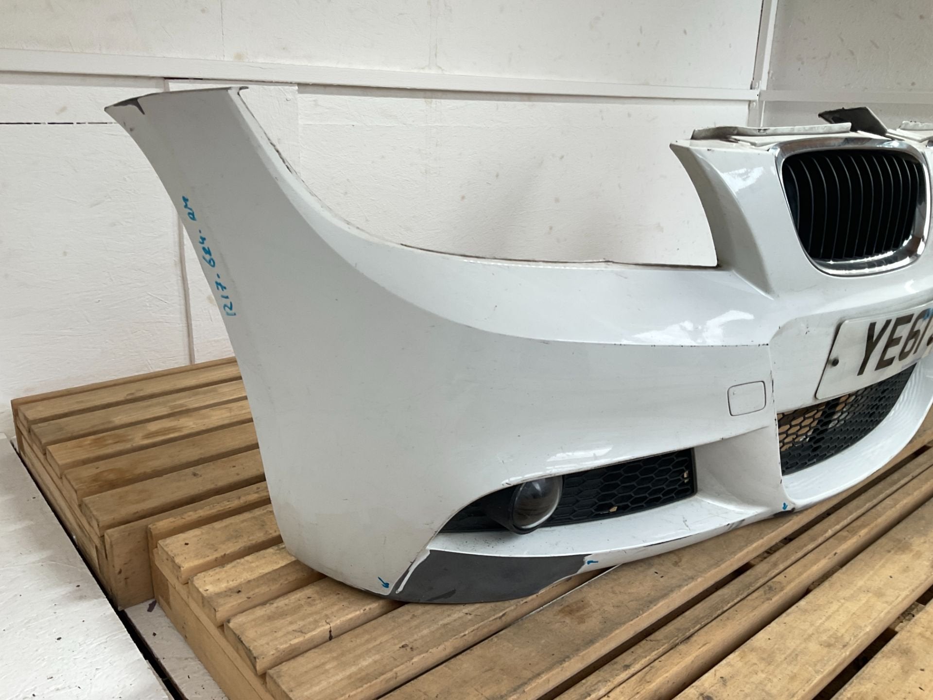 Bumper BMW 3 Series E90 LCI 110032727 M Pakket M-Pakket Voor, Auto-onderdelen, Petuelring 130
80788  Munich, DE, Gebruikt, Info@bmw.de