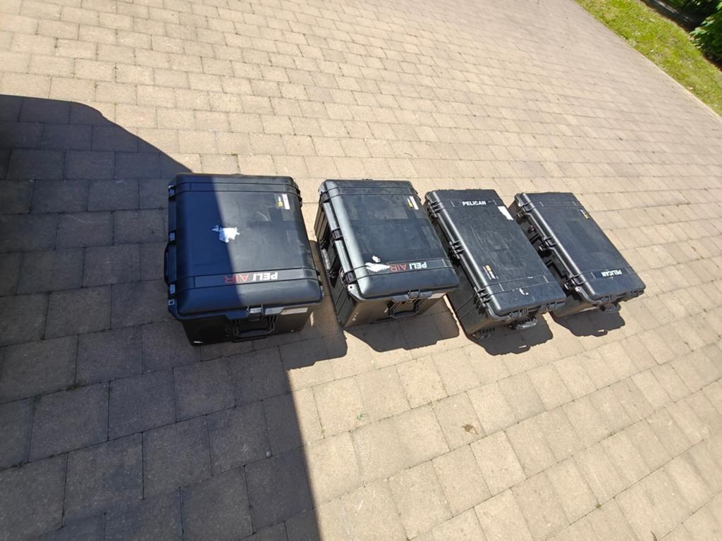 Lot van 4 pelican flight cases koffers, Zakelijke goederen, Stock en Retail | Verpakking en Verzending, Ophalen