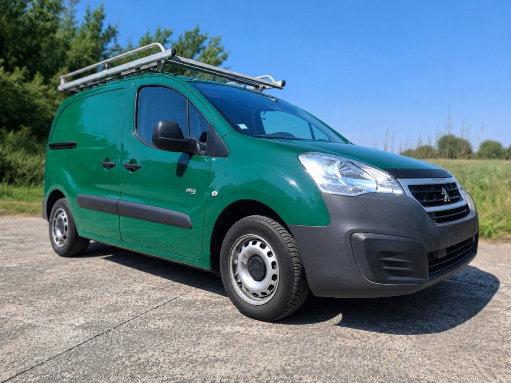 Peugeot Partner-dakrails & trekhaak-nieuwe distributieriem, Auto's, Peugeot, Voorwielaandrijving, Euro 5, Stof, 140 g/km