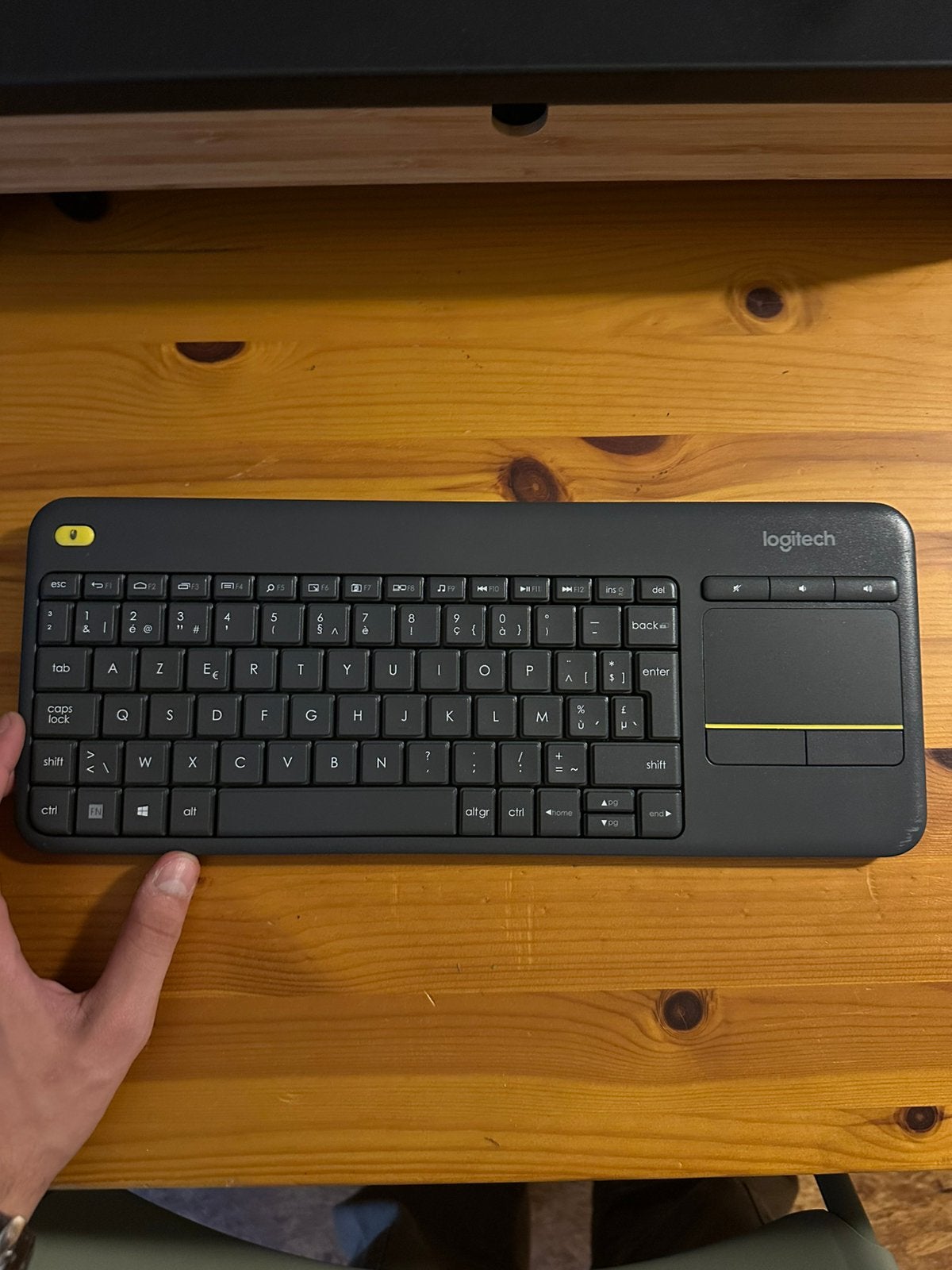 Clavier Logitech avec puce Bluetooth, Neuf, Enlèvement ou Envoi, Azerty, Récepteur sans fil