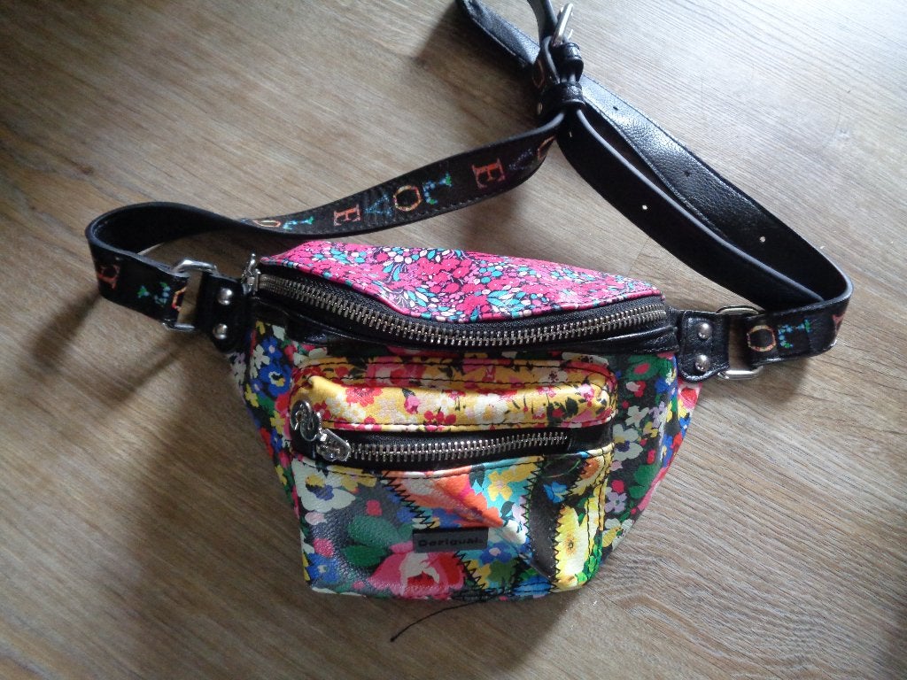 heuptasje desigual, Enlèvement, Comme neuf