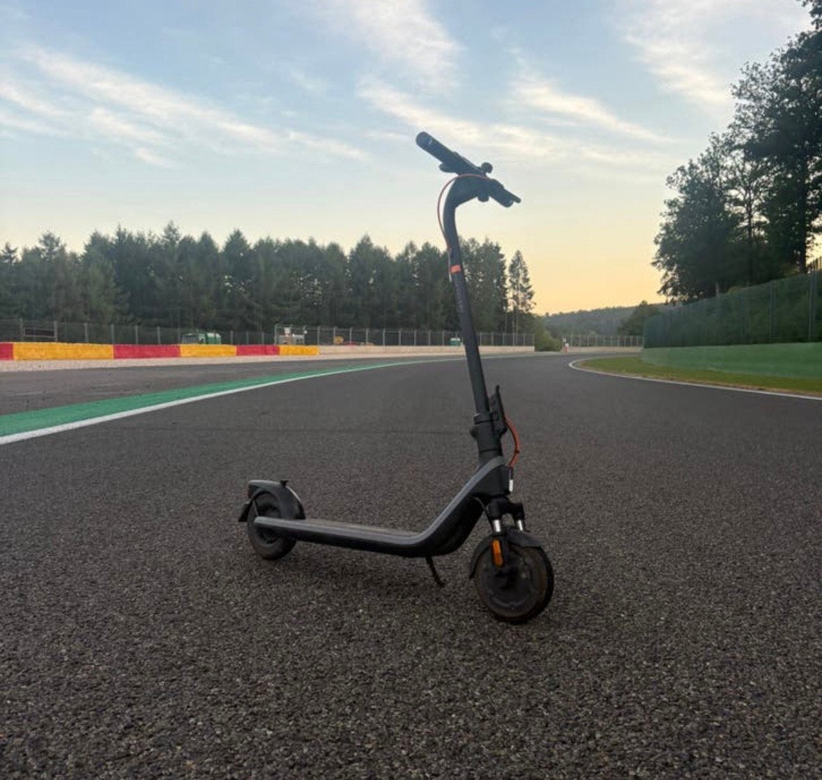 Segway-Ninebot E2 elektrische step, Enlèvement ou Envoi, Comme neuf